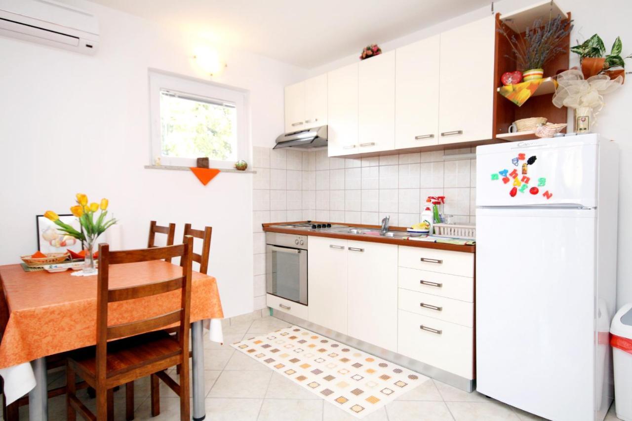Apartments With A Parking Space Seline, Paklenica - 6603 Starigrad Paklenica Extérieur photo